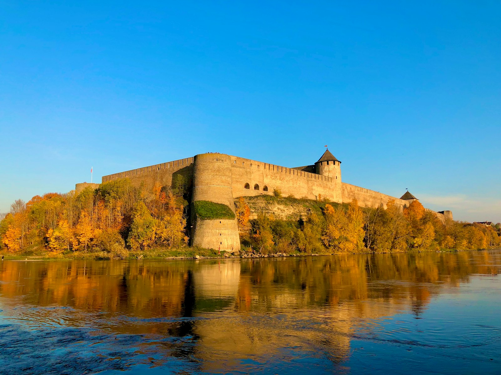 narva : la frontière culturelle entre l’estonie et la russie